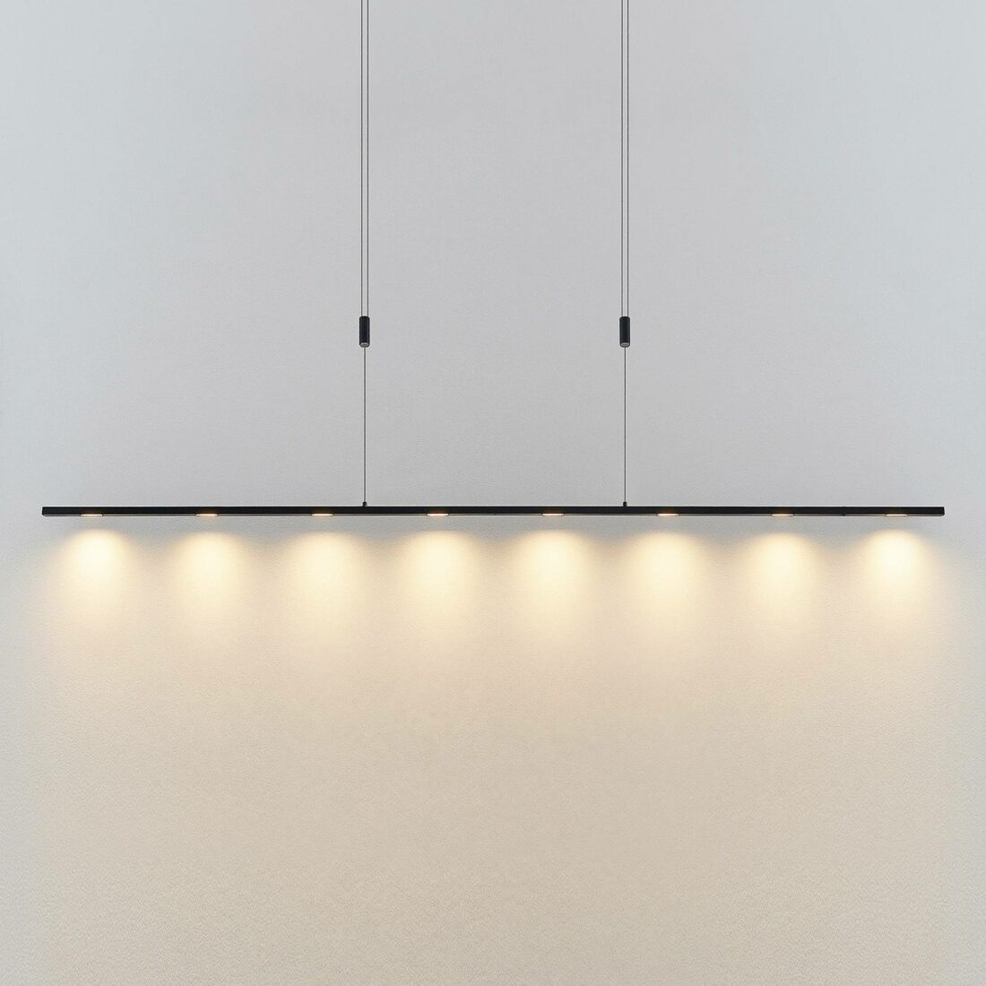 Lucande Stakato LED závěsné světlo 8 zdrojů 180 cm