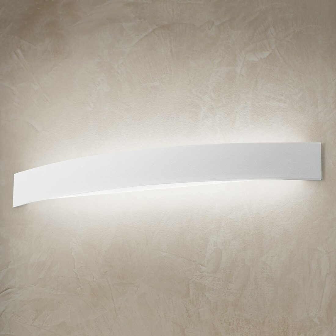 Linea Light Zahnuté LED nástěnné světlo Curve v bílé