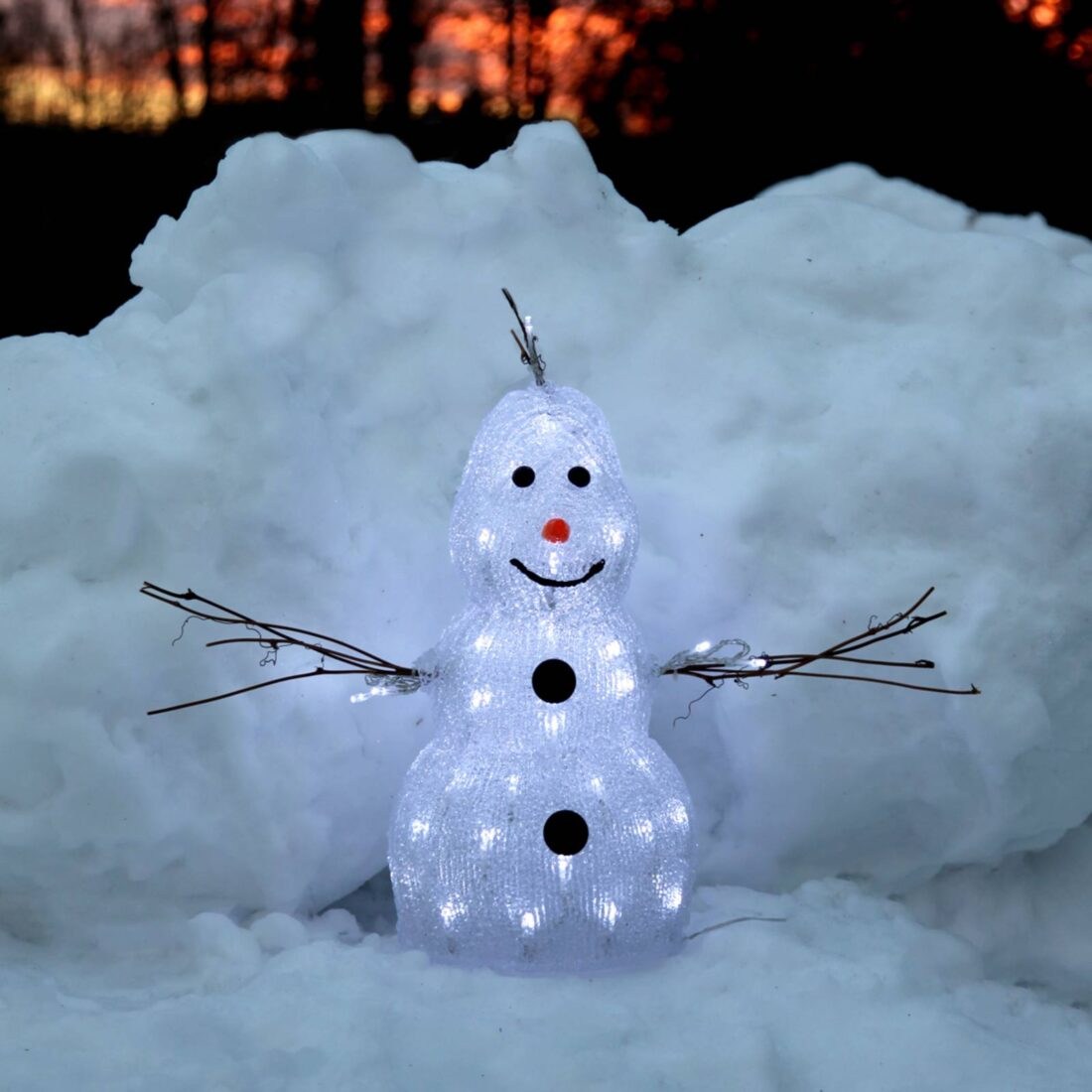 STAR TRADING Malá LED figurka Křišťálový sněhulák pro venkovní použití