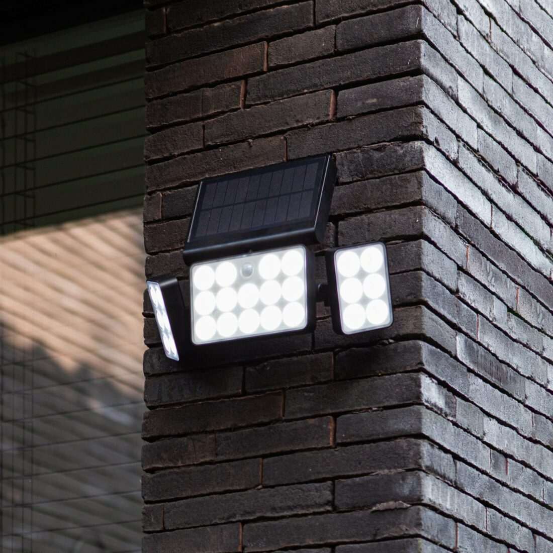 LUTEC connect LED solární venkovní nástěnné světlo Tuda