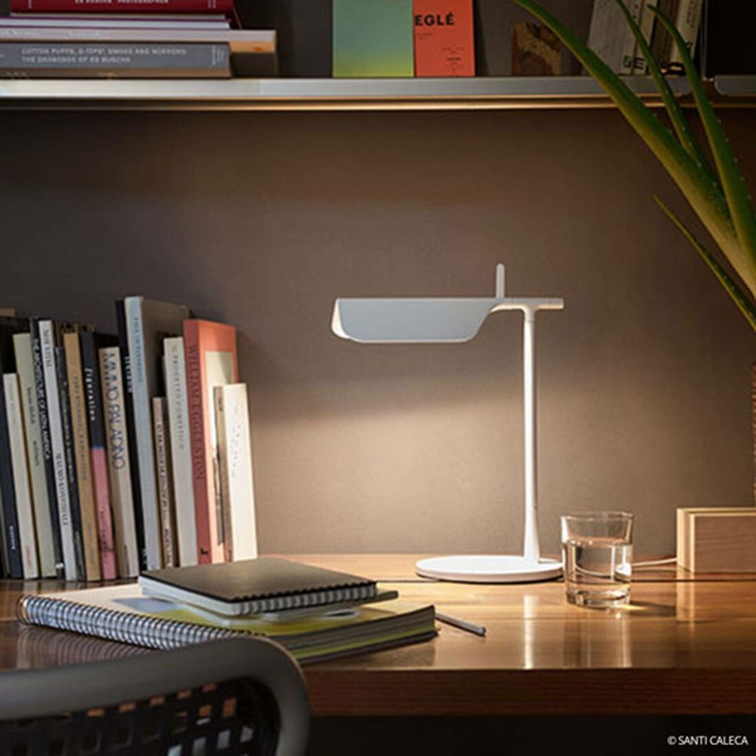 FLOS Tab LED stolní lampa