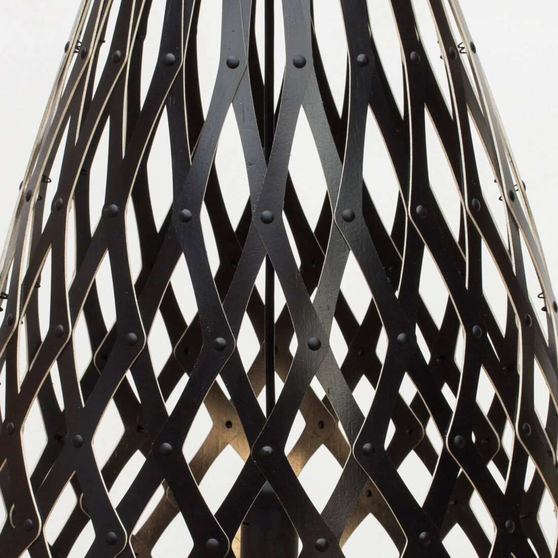 david trubridge Koura závěsná lampa 50 cm černá