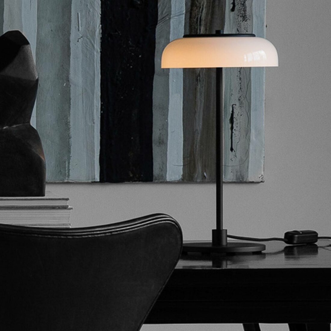Nuura Aps Blossi Table LED stolní lampa černá/bílá