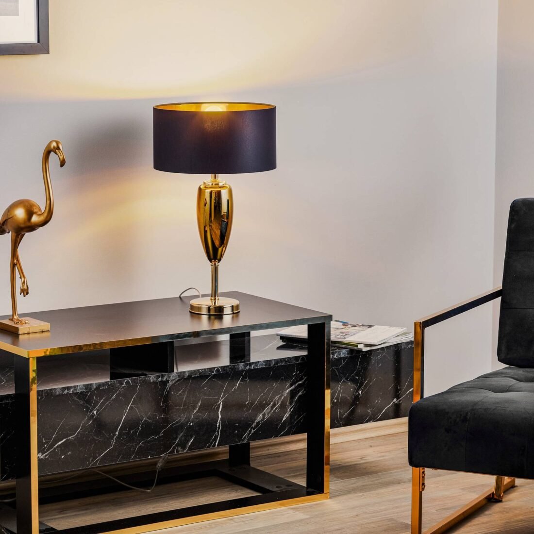 Ailati Zobrazit Ogiva - černo-zlatá textilní stolní lampa