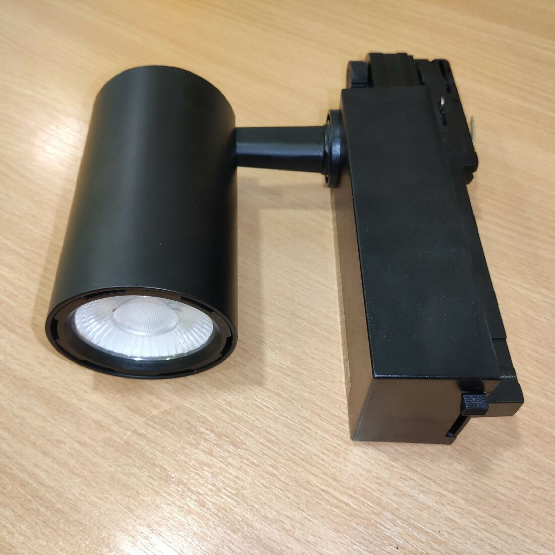 LED Solution Černý lištový LED reflektor 25W 3F - POSLEDNÍ KUS VYP165