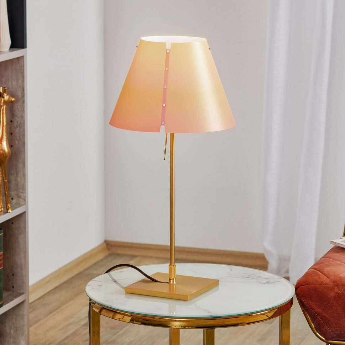 Luceplan Costanzina stolní lampa mosaz růžová
