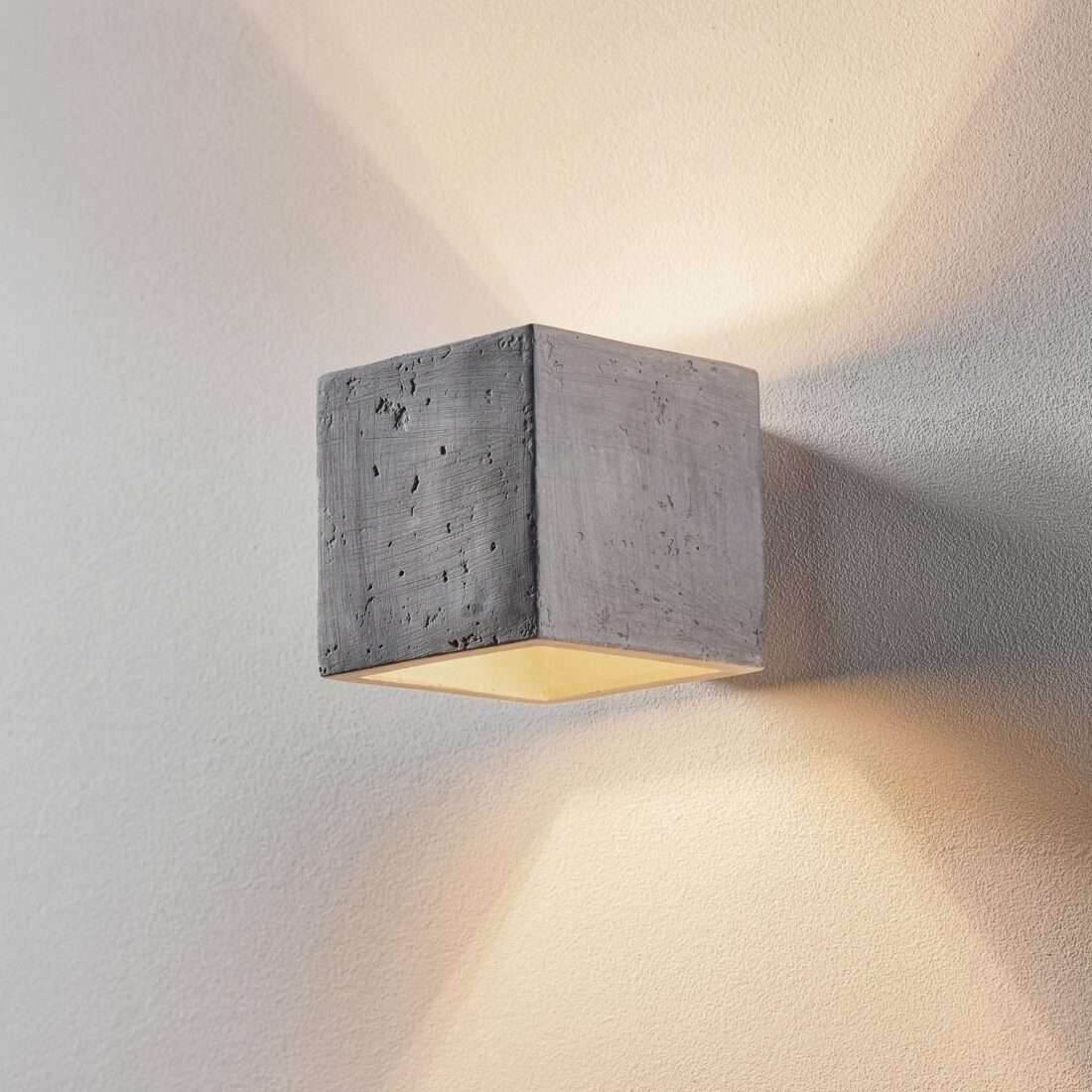 SOLLUX LIGHTING Nástěnné světlo Ara jako betonová kostka