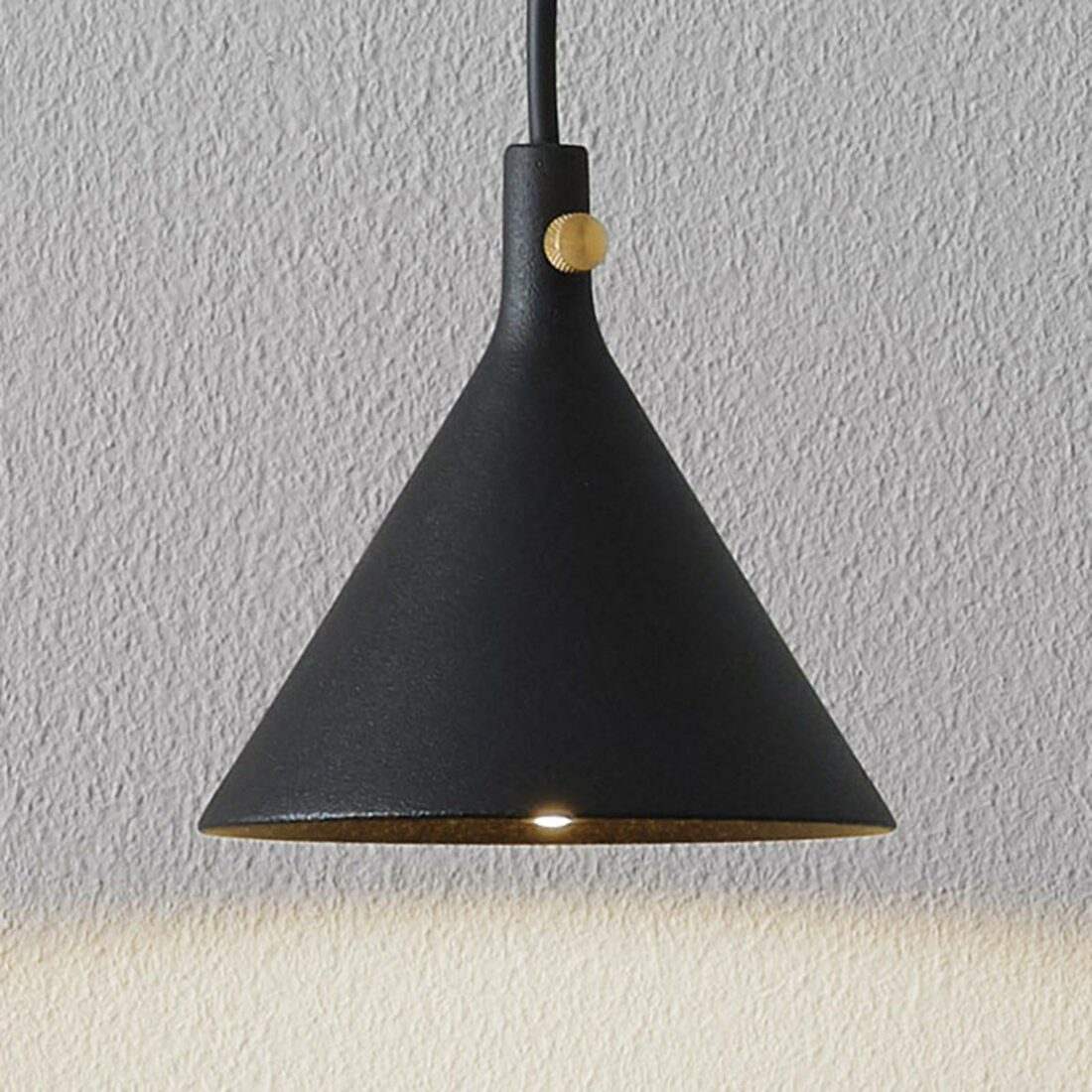 Audo Copenhagen Cast LED závěsné světlo v černé