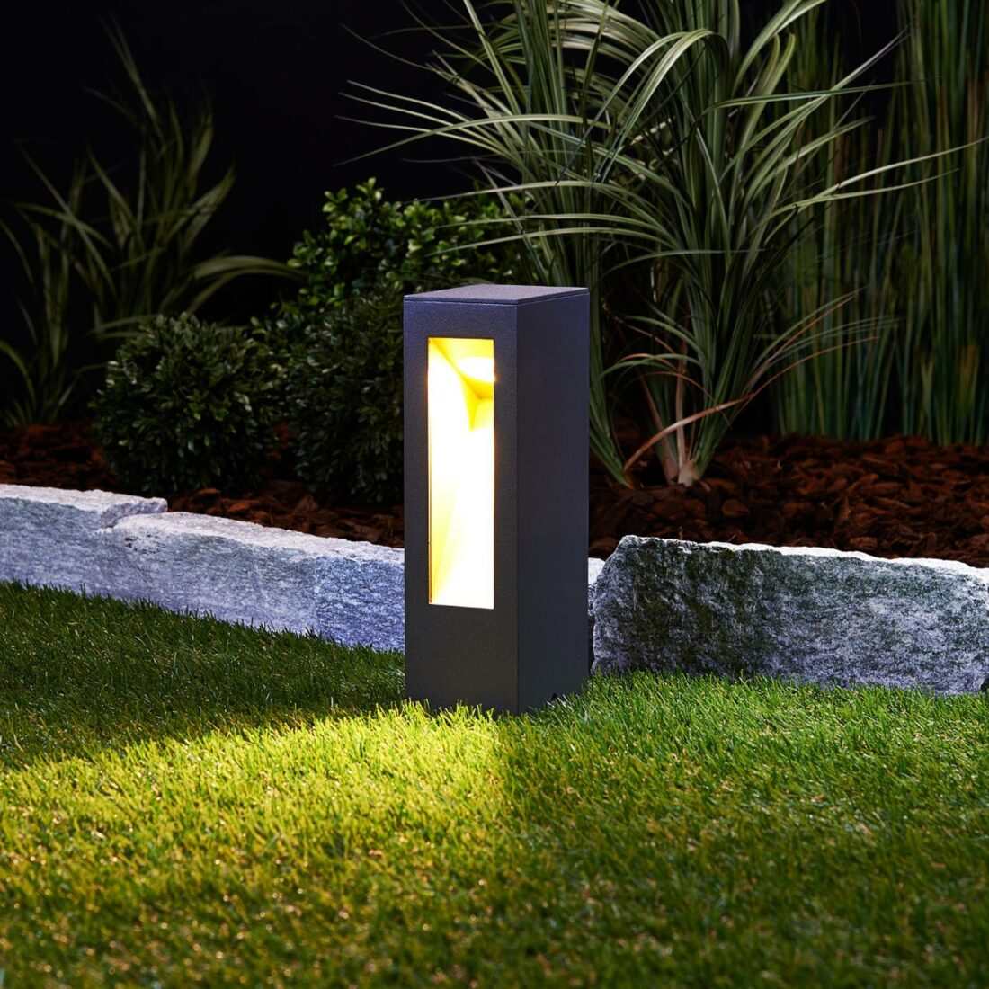 Lucande LED svítidlo na podstavci Jenke z hliníku