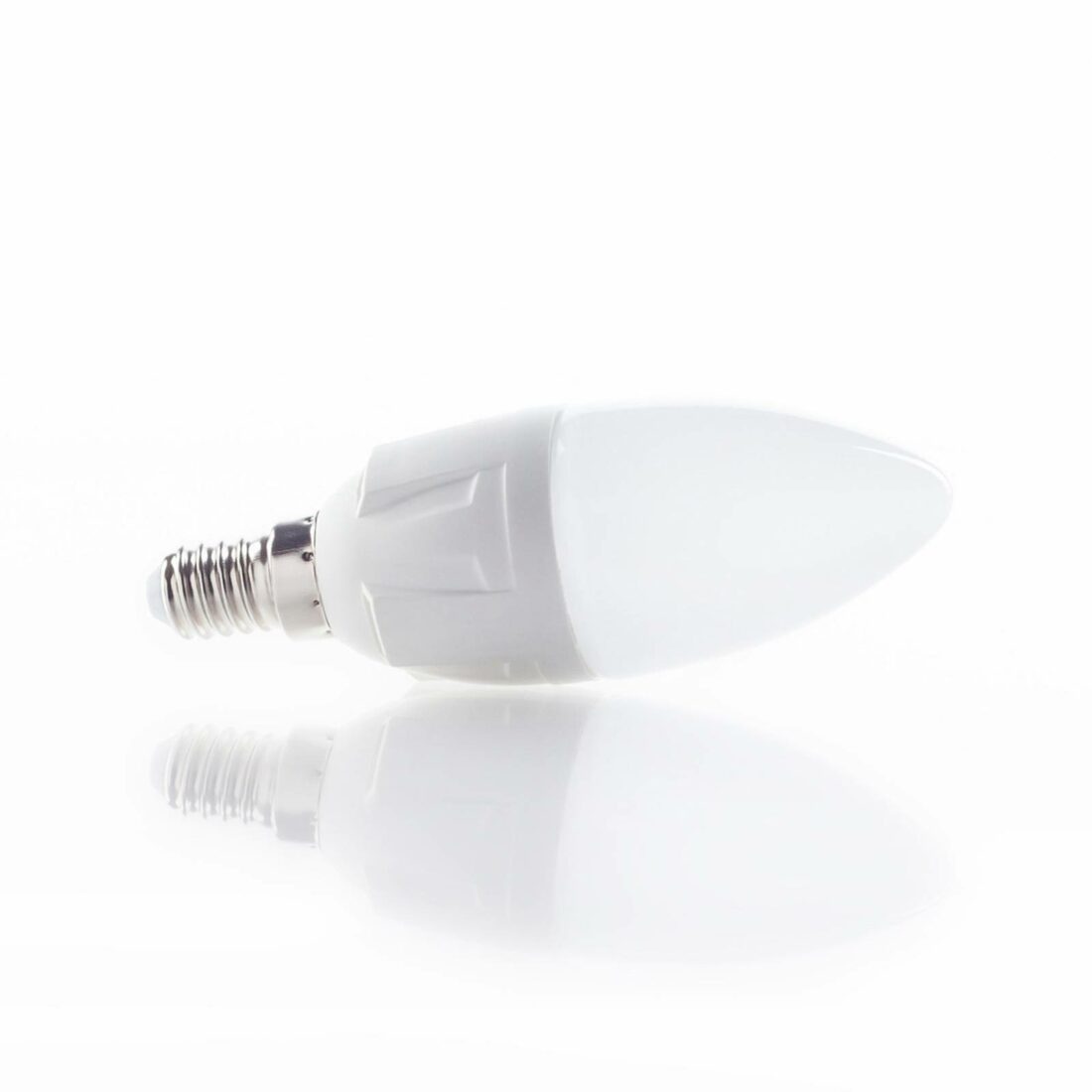 Lindby LED žárovka svíčka E14 4