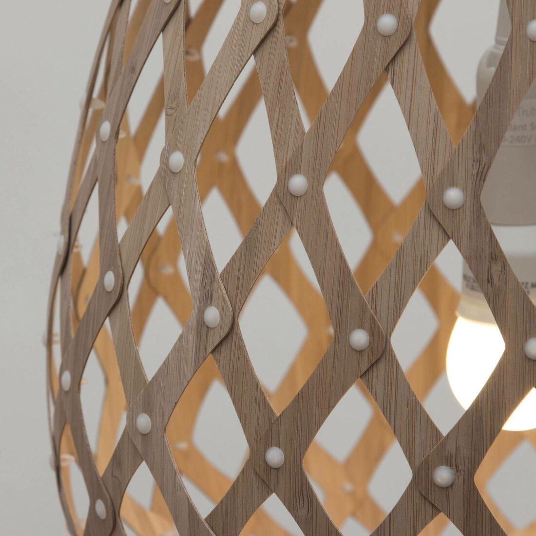 david trubridge Koura závěsné světlo 50 cm bambus