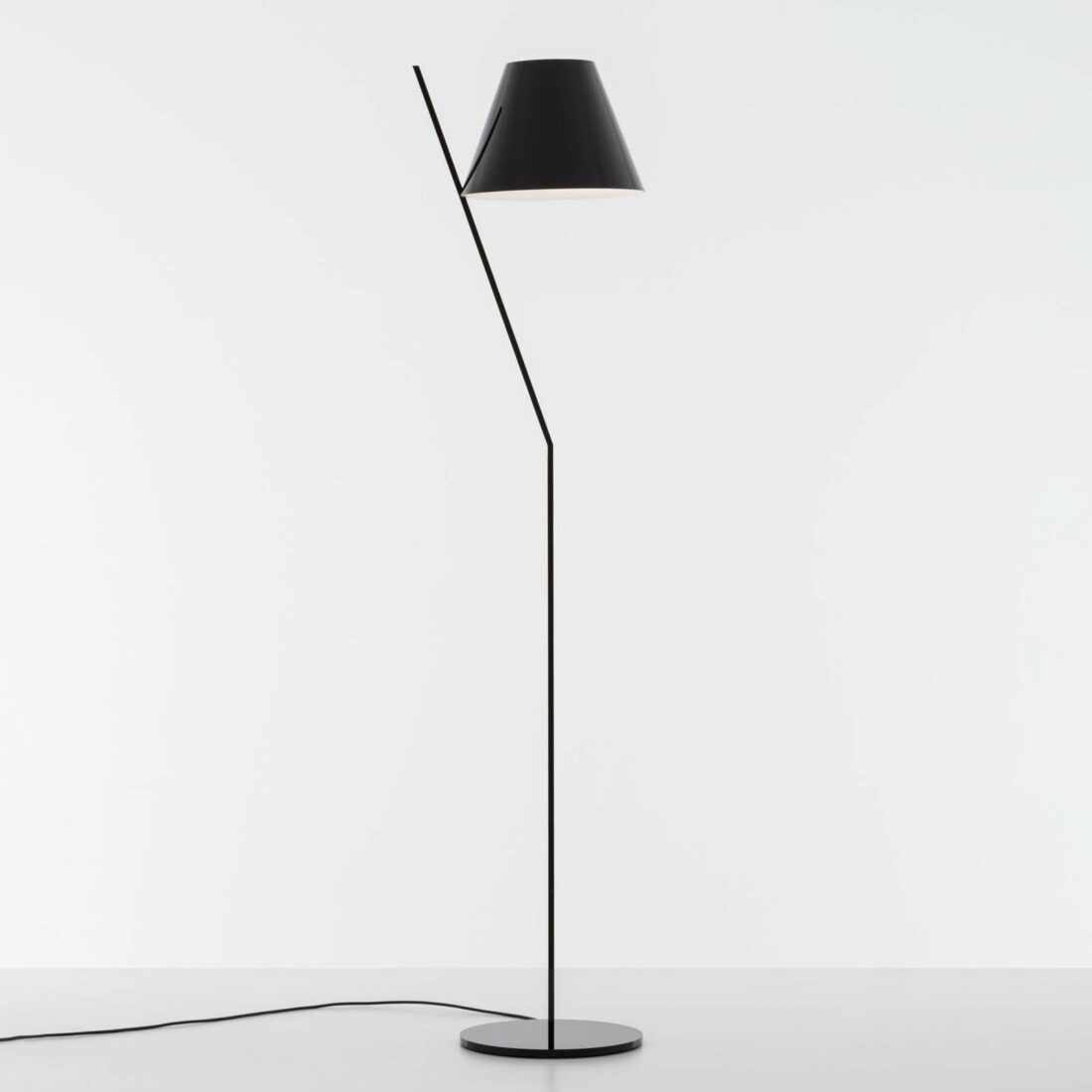 Artemide La Petite designová stojací lampa