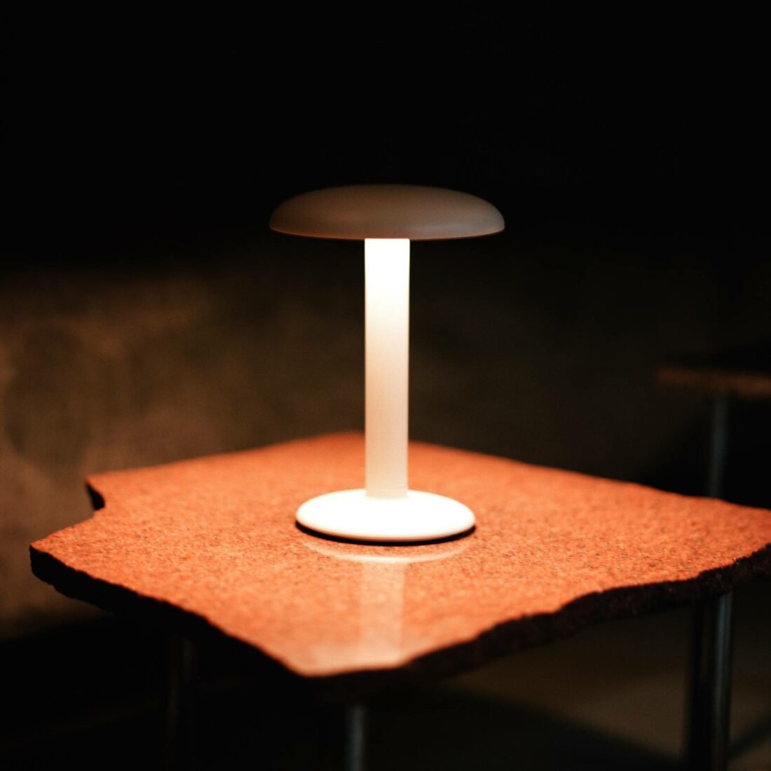 FLOS Gustave LED stolní lampa