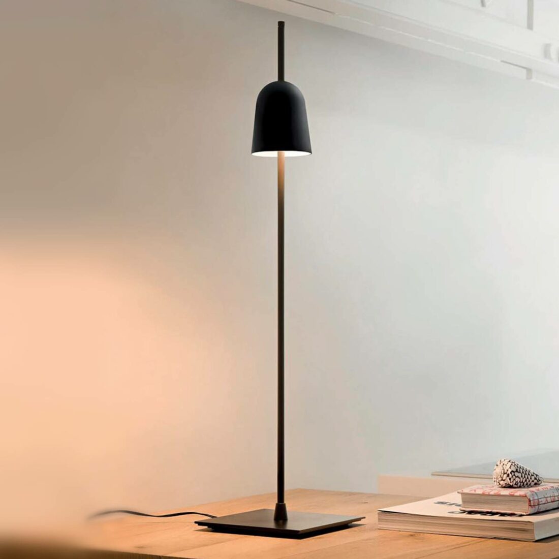 Luceplan Ascent - stolní lampa LED