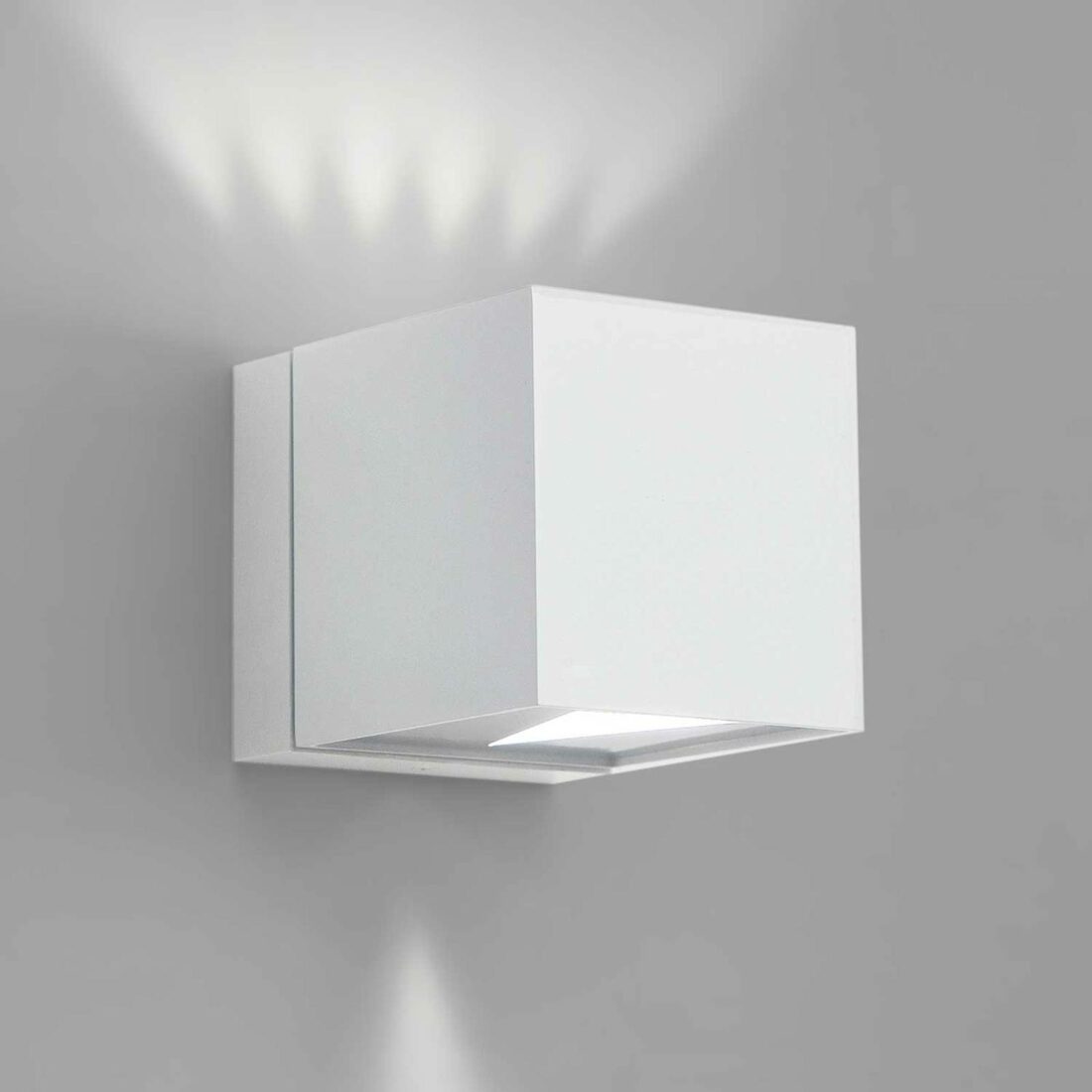 Milan Iluminación Dau - nástěnné světlo krychle up-down hliník